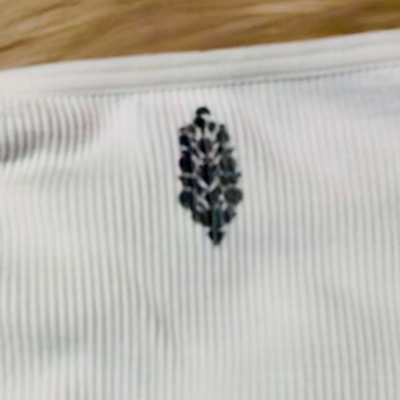 FREE PEOPLE Cut it Out Short Sleeve Top XS/S - Picture 7 of 9